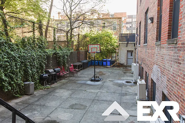 Rented by EXR | media 36