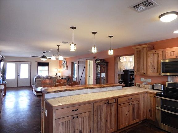 3rd image of 100 Mesquite Dr