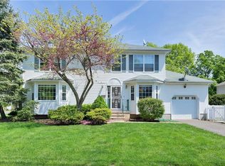 46 Kempson Pl, Metuchen, NJ