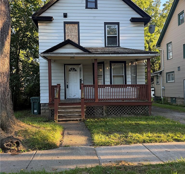 1st image of 607 Sawyer St