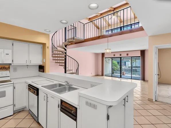 7026 N Loch Isle Drive, Miami Lakes, FL 33014