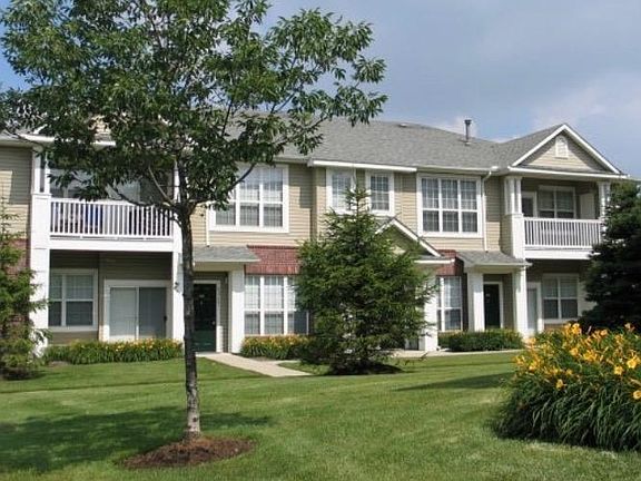 4th image of 928 Polaris Grand Dr APT C