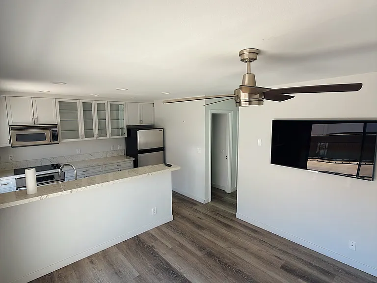 665 Del Parque Dr #E — Photo 6