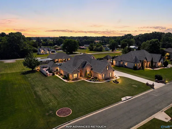 240 Braxton Ct, Decatur, AL 35603