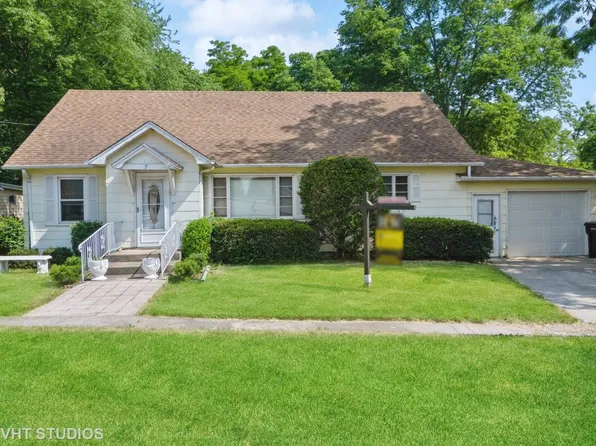 7 Lions Ave, Newark, IL 60541
