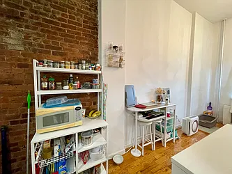 Rented by R New York