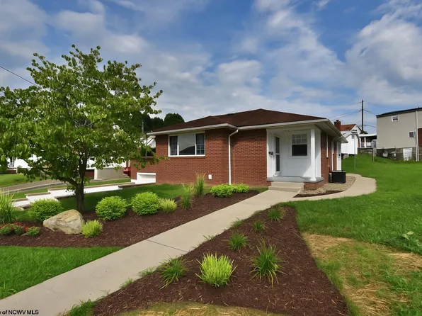 144 Seneca Dr, Clarksburg, WV 26301