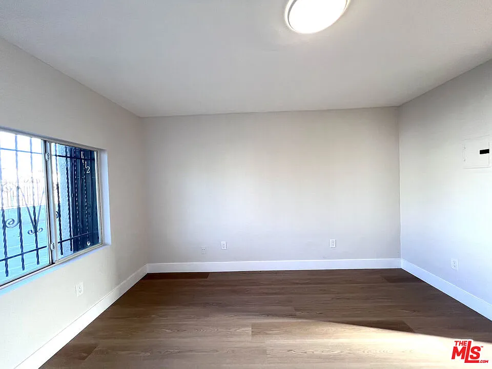 Studio, 1.0 bath, 350 sqft, $1,400 — Photo 3