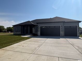814 Evergreen Walk, Sherman, IL 62684