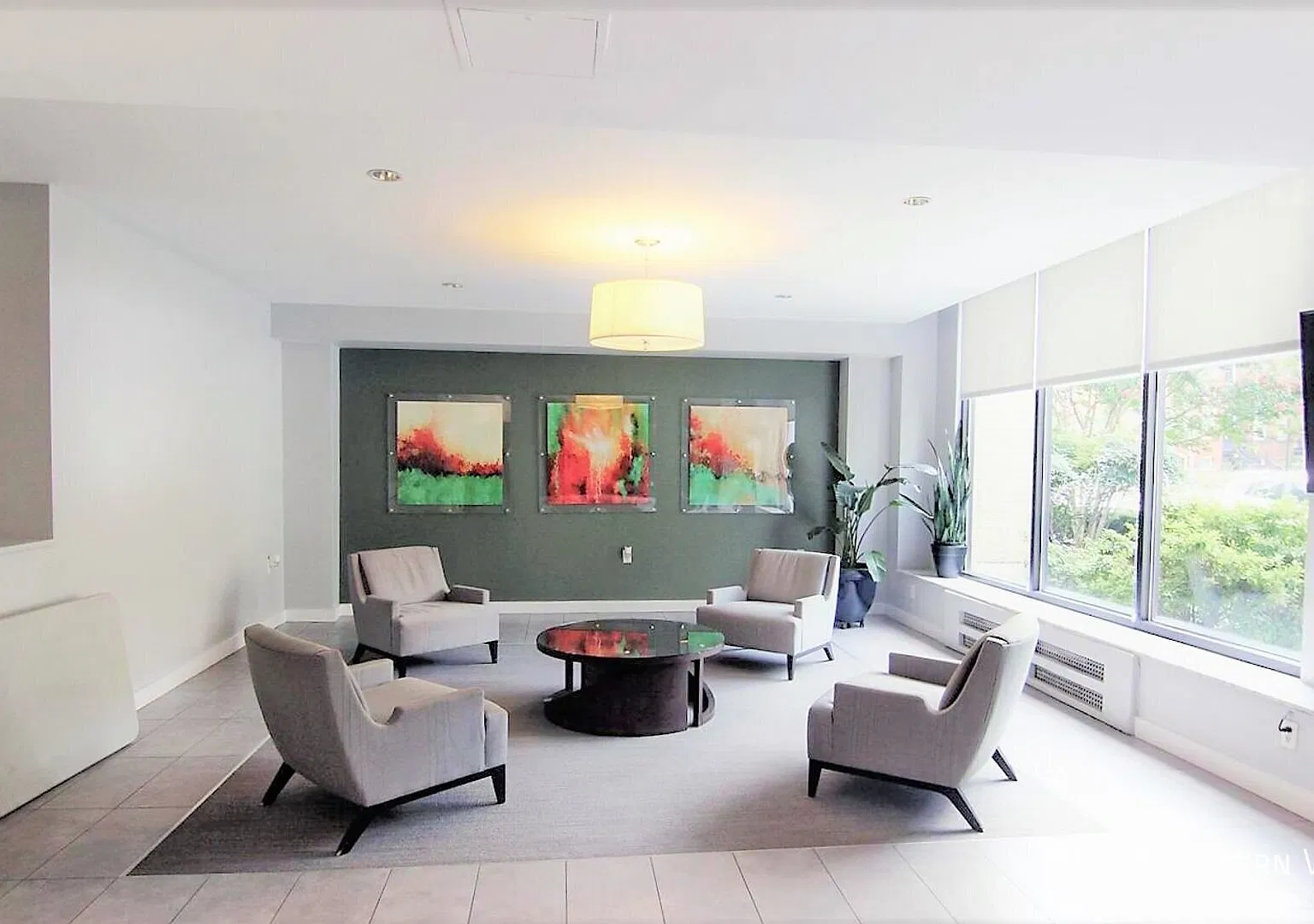 Bright and Spacious Condo in Fantastic Foggy Bottom Location — Photo 4