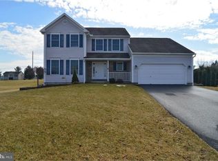26 Walnut Dr W, Bernville, PA 19506