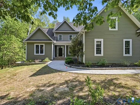 8825 First Branch Ln, Chesterfield, VA 23838