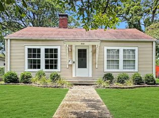 830 4th St, Charleston, IL 61920