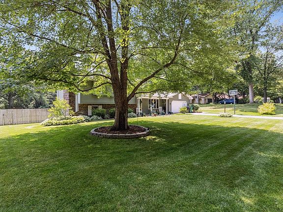 2nd image of 12098 Lupine Ln