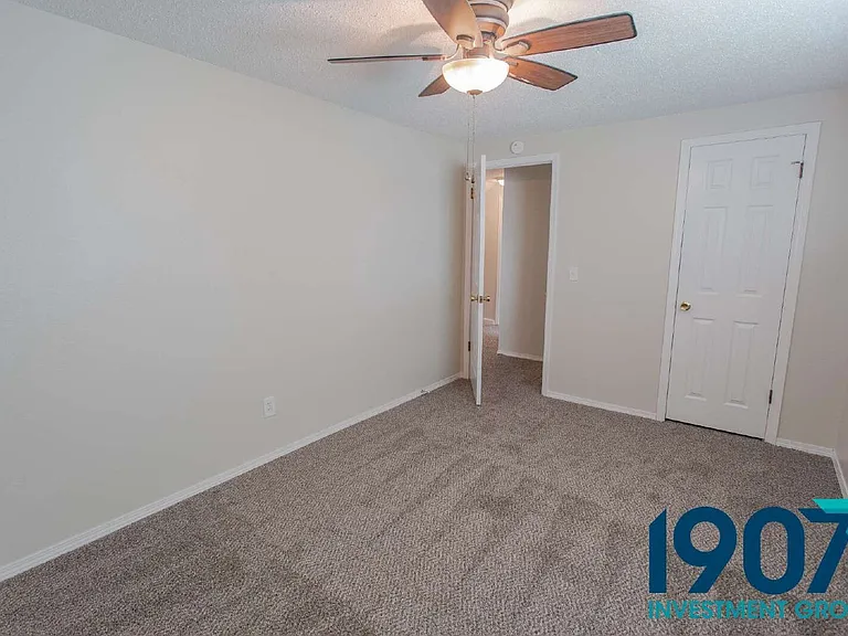 1201 Kings Ct — Photo 20