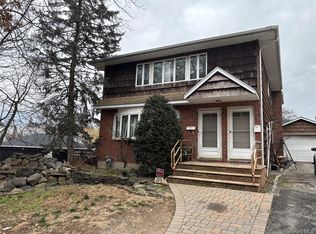 90 Madison Ave, Westbury, NY 11590