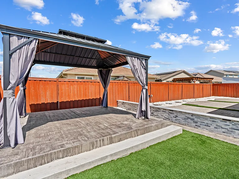 933 Tern Dr — Photo 3