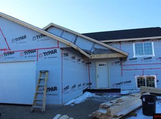 716 Dogleg St, Mankato, MN 56001