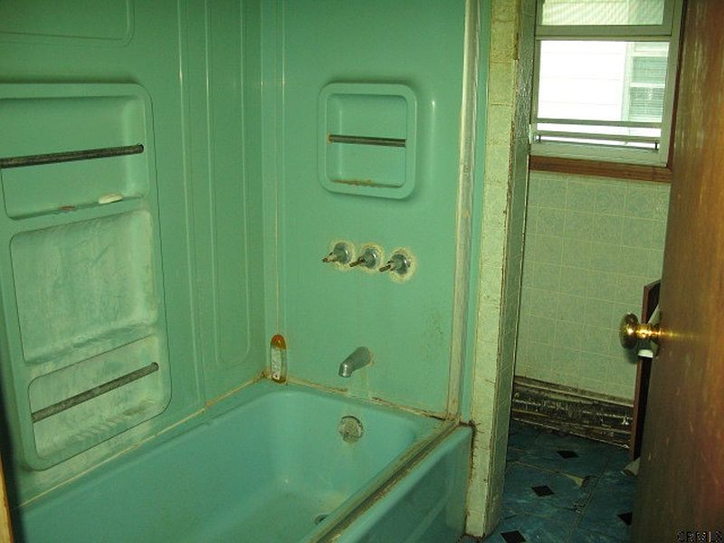 3rd image of 1584-86 CARRIE Street