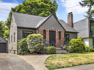 2036 N Skidmore Ct, Portland, OR 97217