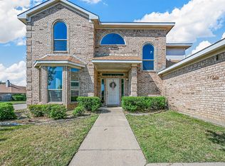 549 Reagan Ln, Burleson, TX 76028