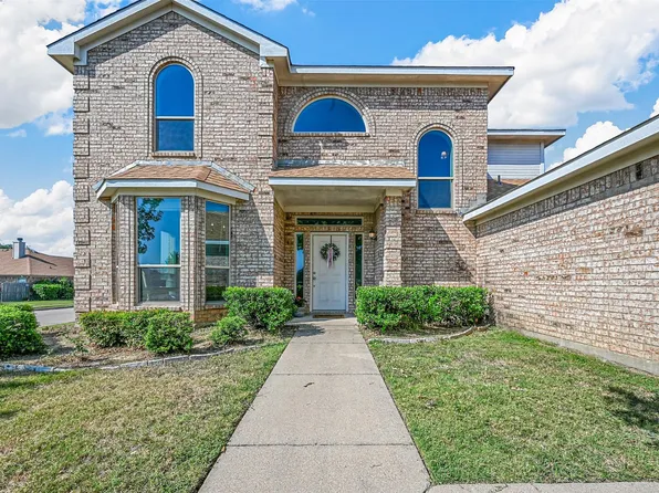 549 Reagan Ln, Burleson, TX 76028