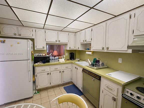 3rd image of 410 SE 2nd St APT 305