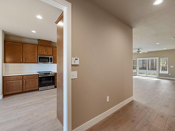 3rd image of 1818 Lovejoy Pl