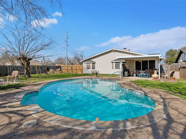 8825 Wilbur St, White Settlement, TX 76108