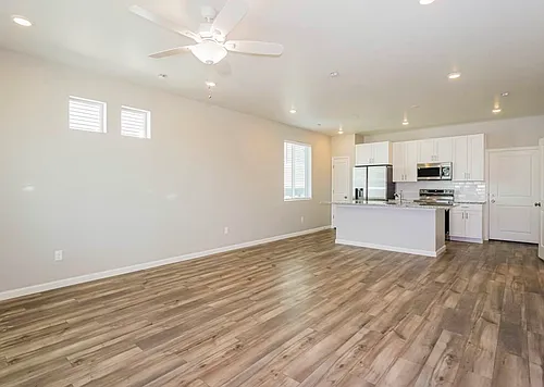 23 N Riverside Dr Photo 1
