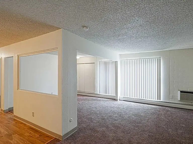 Pine Creek Apartments — Photo 14