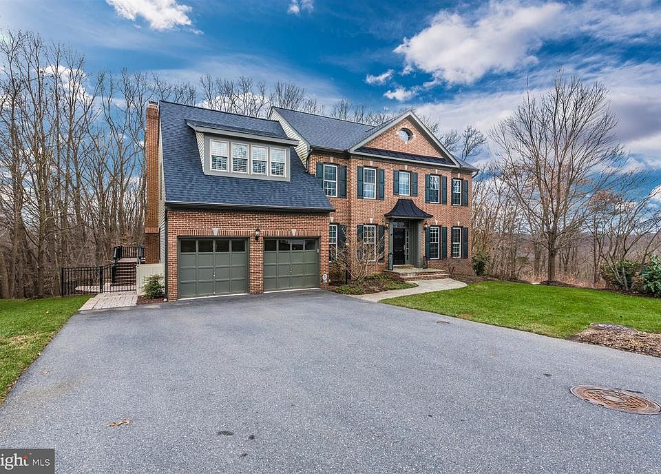 Welcome to 9614 Woodland Rd.