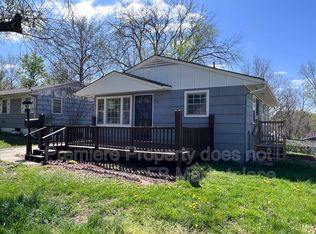 7601 E 48th St, Kansas City, MO 64129