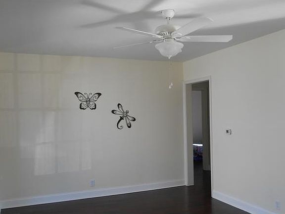 2nd image of 4923 Kingsley Dr
