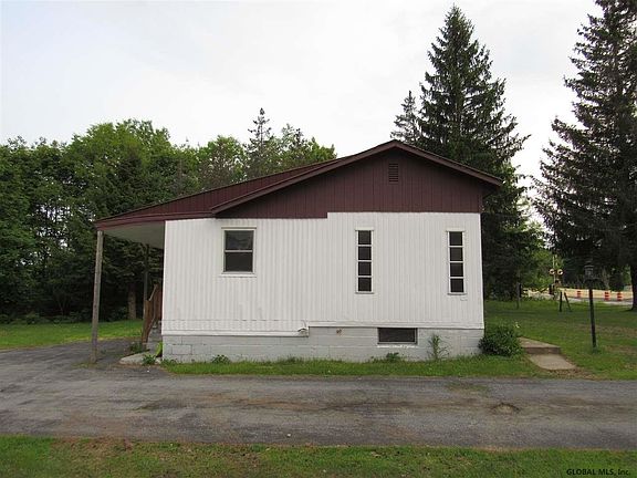 3rd image of 27 Saratoga Ave