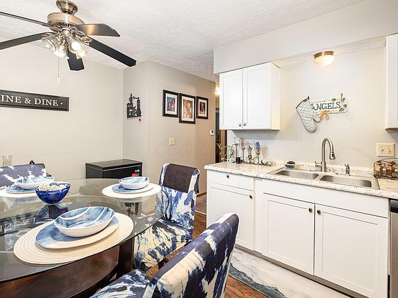5th image of 2939 Arrowsmith Dr