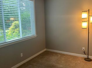 932 SW 108th St, Seattle, WA 98146