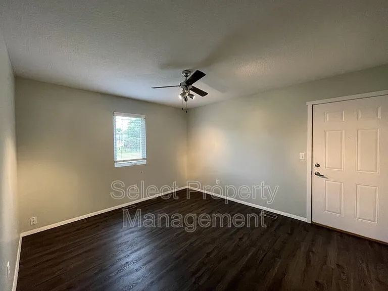 2504 Alma Ave — Photo 11