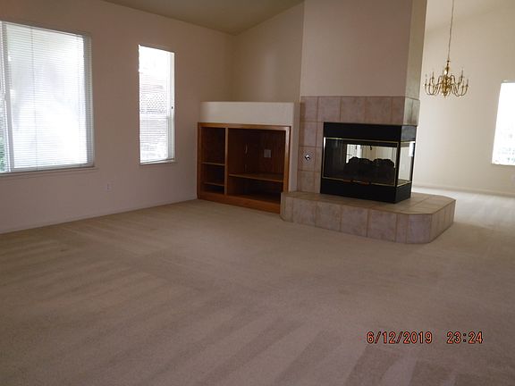 5th image of 1335 Meadowlark Way
