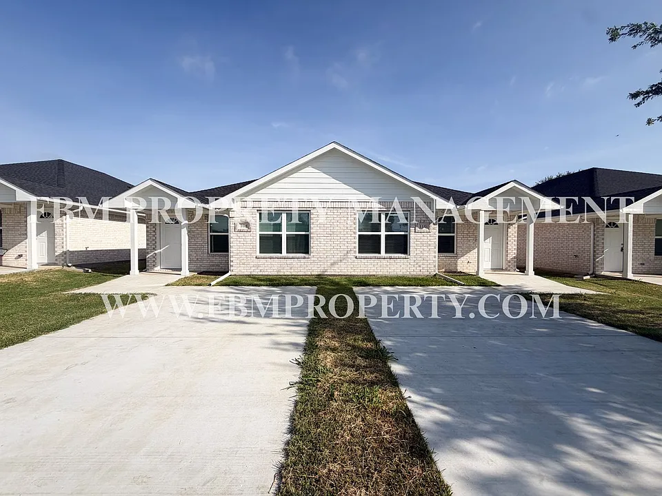 114 E Camden St - Brand New 2 Bedroom, 2 Bathroom Duplex Located in Rice, TX!