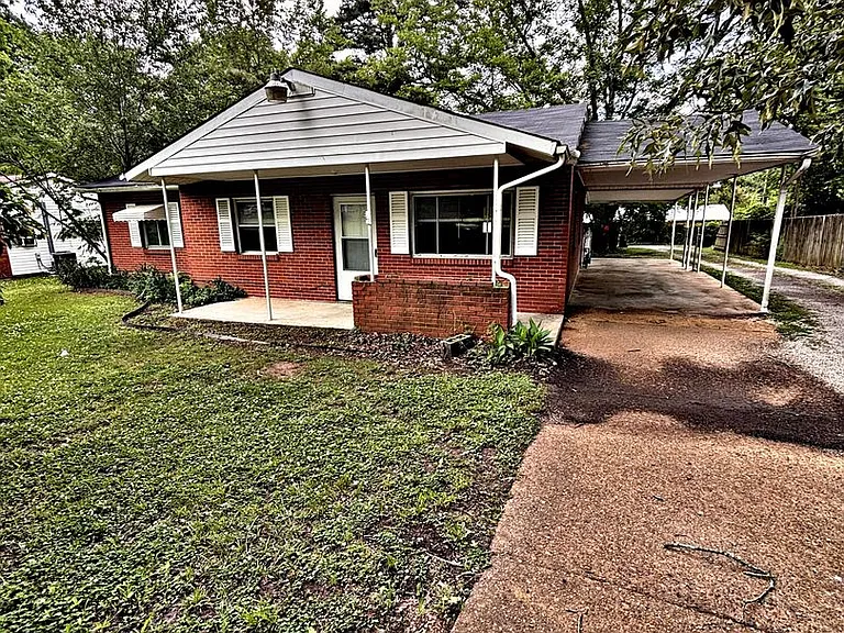 1006 Danville Rd SW — Photo 1