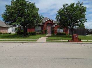 1720 Garrett Dr, Carrollton, TX 75010
