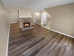 2 bed, 2.5 bath, 1940 sqft, $1,700 — Photo 3