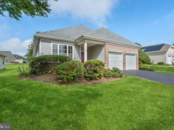 52 Temple Ct, Pennington, NJ 08534