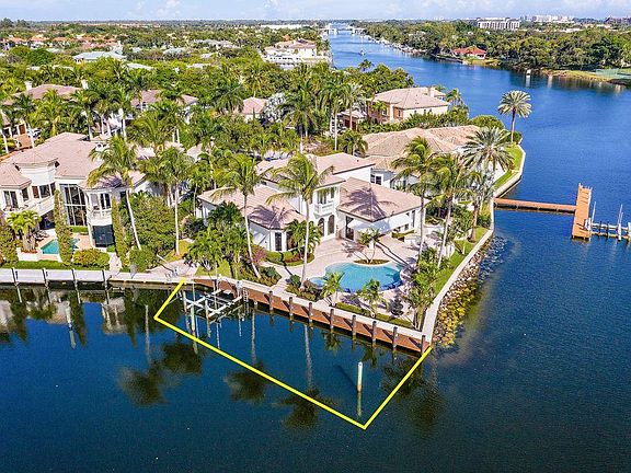 3rd image of 848 Harbour Isles Pl
