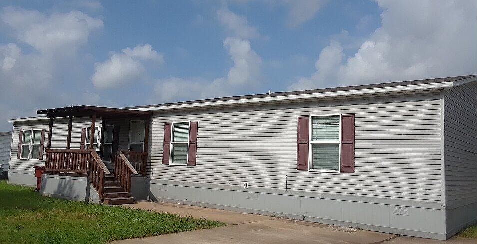1st image of 313 Medina Ct
