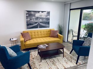 675 N Los Felices Cir W #118, Palm Springs, CA 92262