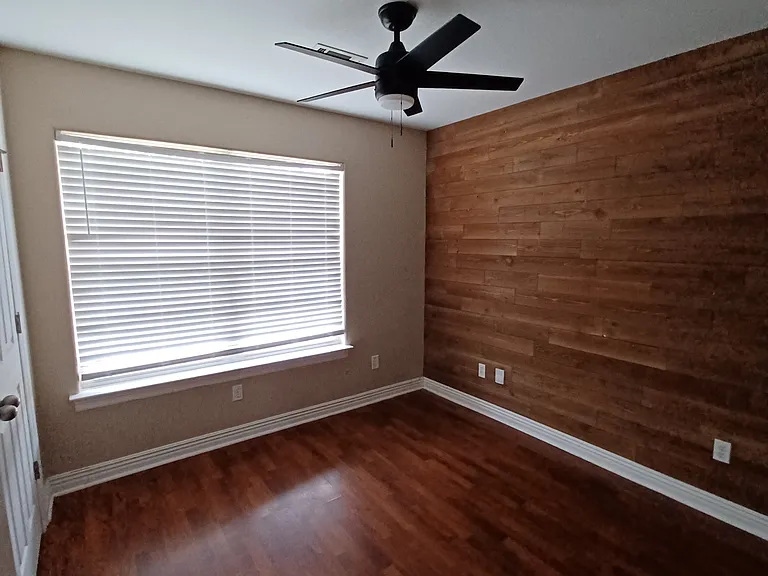 700 SW Castlewood St — Photo 8