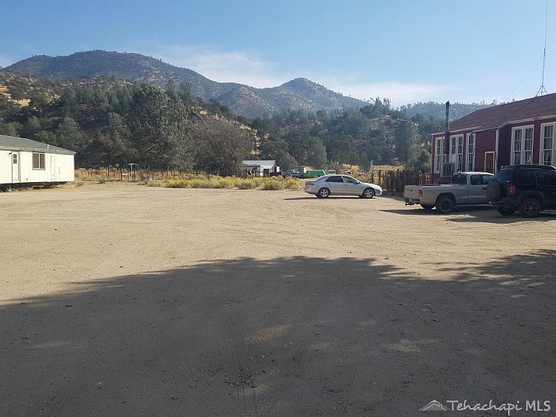 2nd image of 15782 Caliente Creek Rd