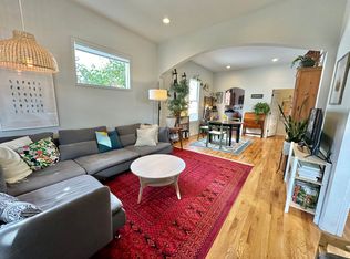 326 N 45th St, Seattle, WA 98103